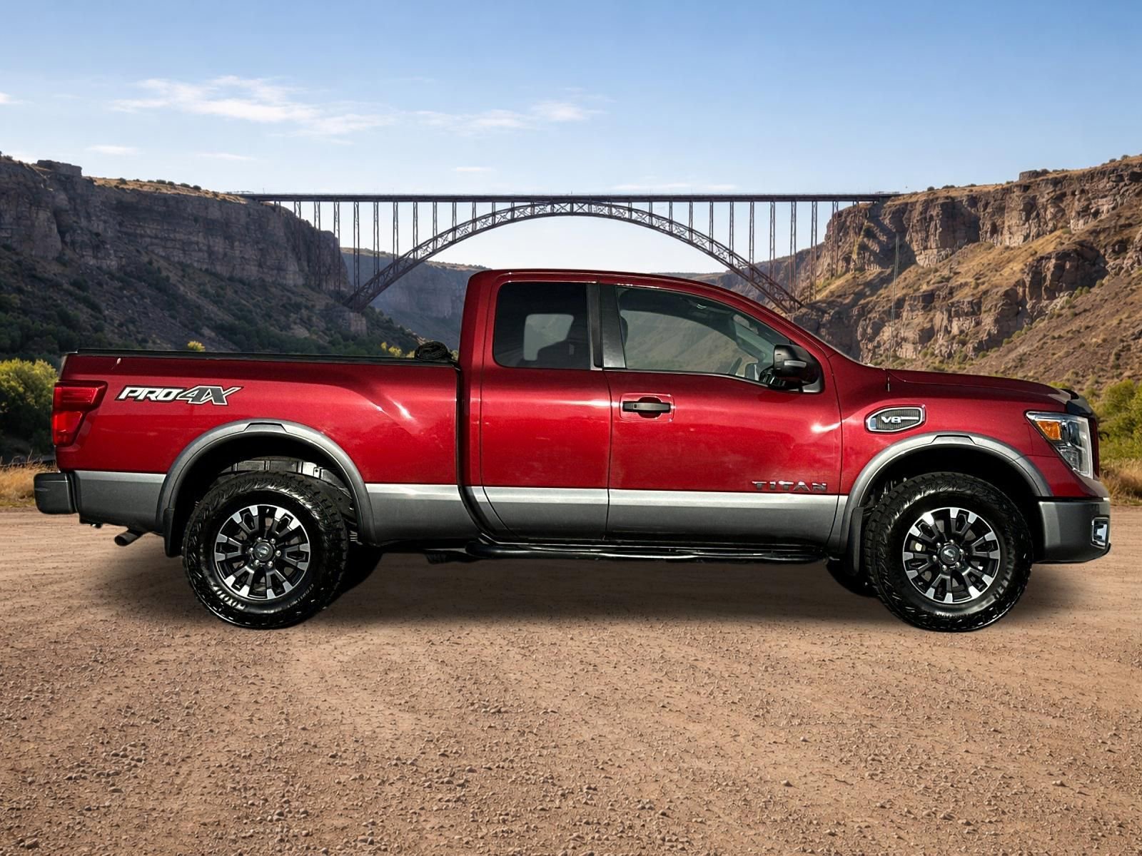 Used 2017 Nissan Titan PRO-4X image 2