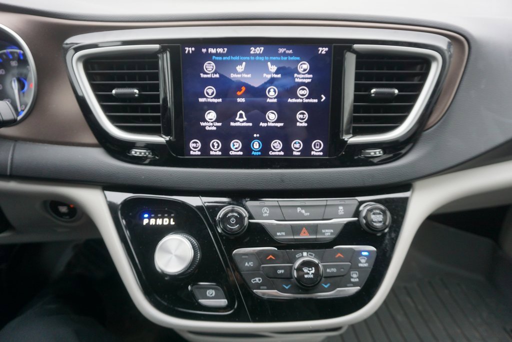 Used 2018 Chrysler Pacifica Touring-L w/ Tire & Wheel Group image 11