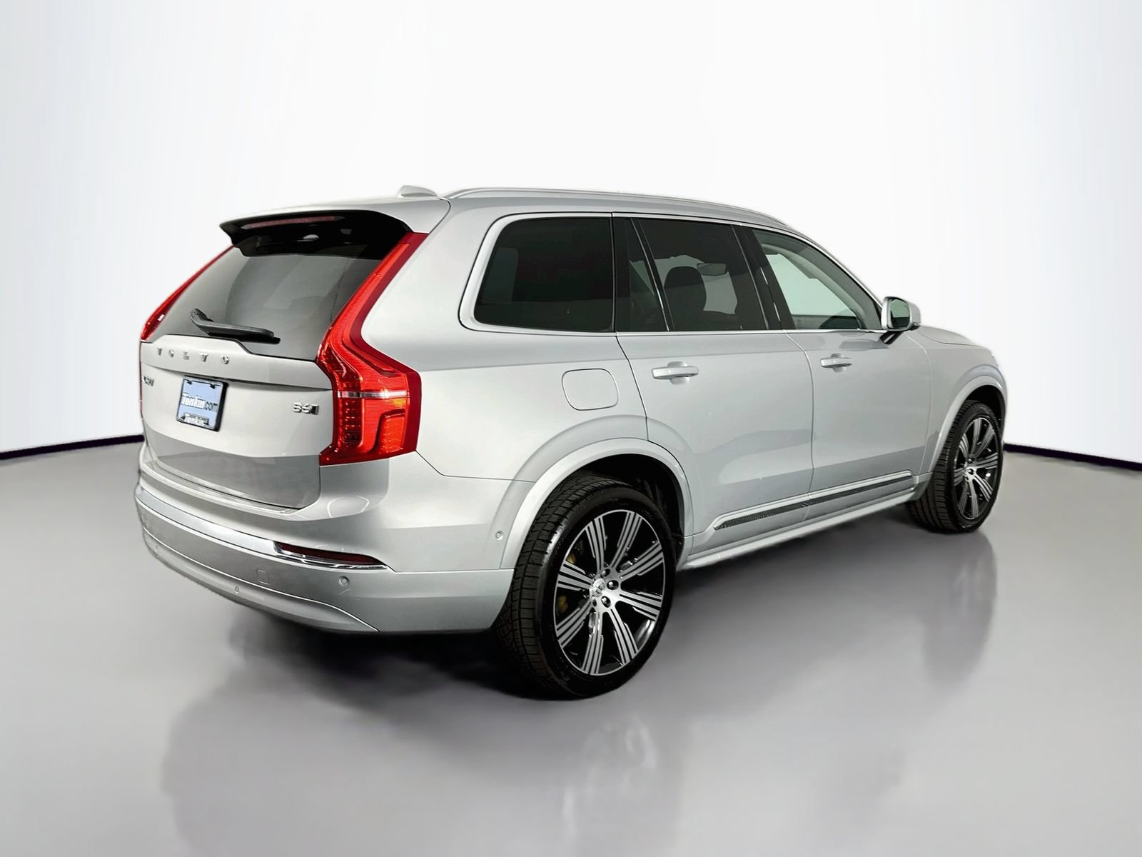 Used 2023 Volvo XC90 B6 Ultimate w/ Protection Package Premier AWD/4WD image 7