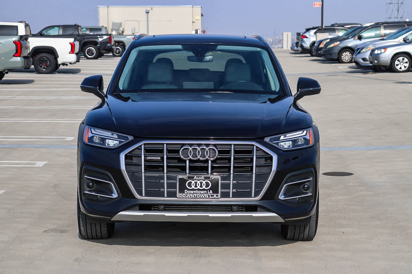 Used 2023 Audi Q5 2.0T Premium w/ Convenience Package image 2