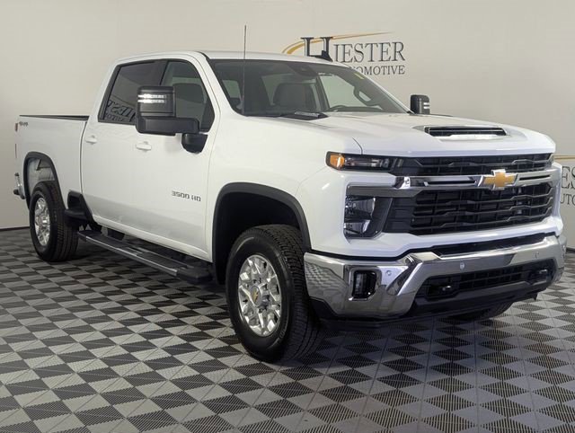 Certified 2025 Chevrolet Silverado 3500 LT w/ Safety Package image 2