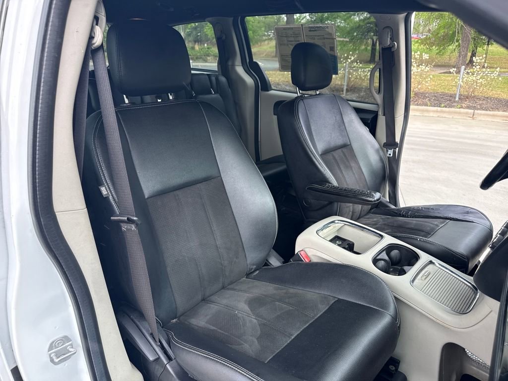 Used 2019 Dodge Grand Caravan SXT image 33