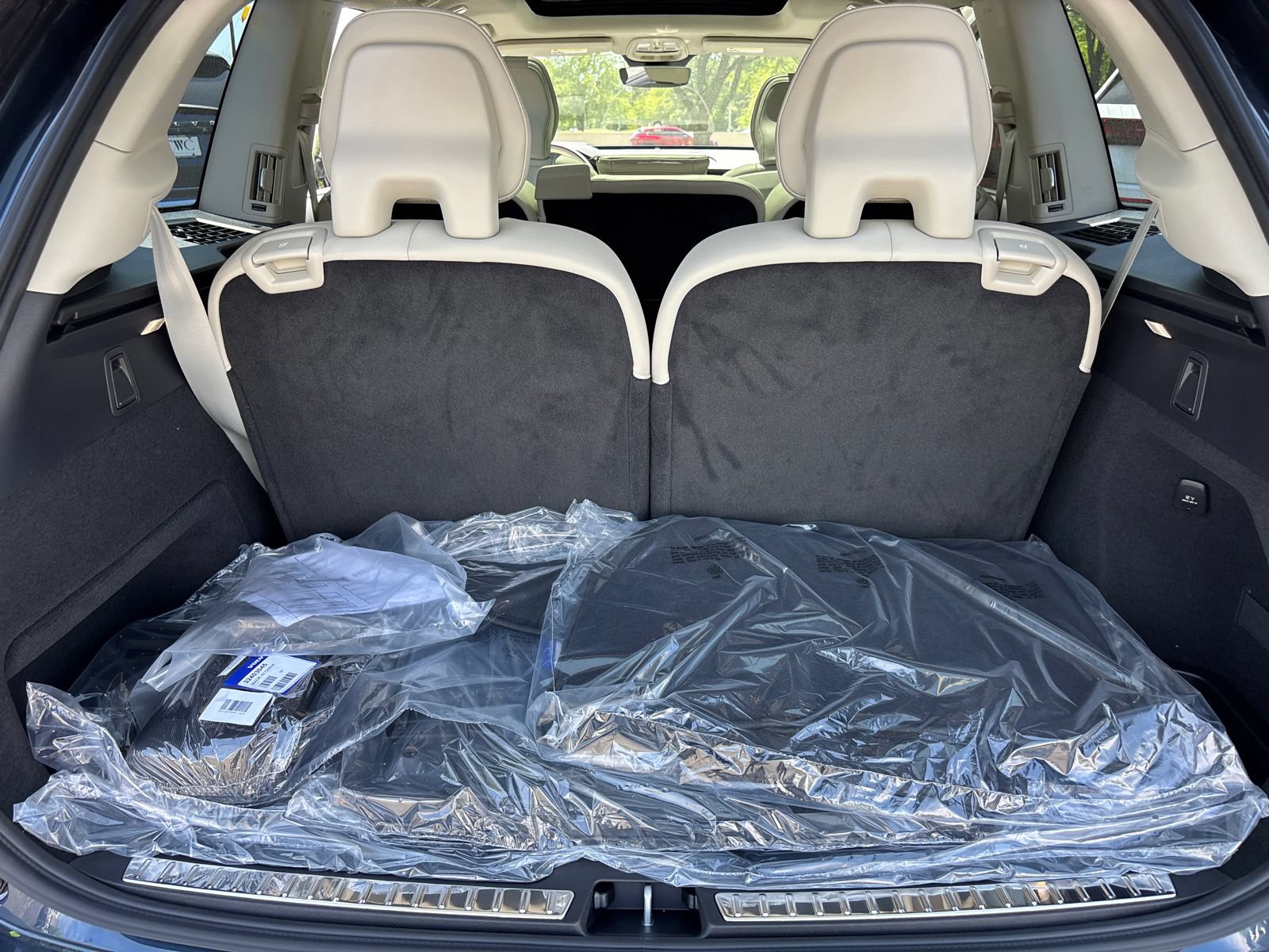New 2026 Volvo XC90 B6 Ultra w/ Protection Package Premier AWD/4WD image 9