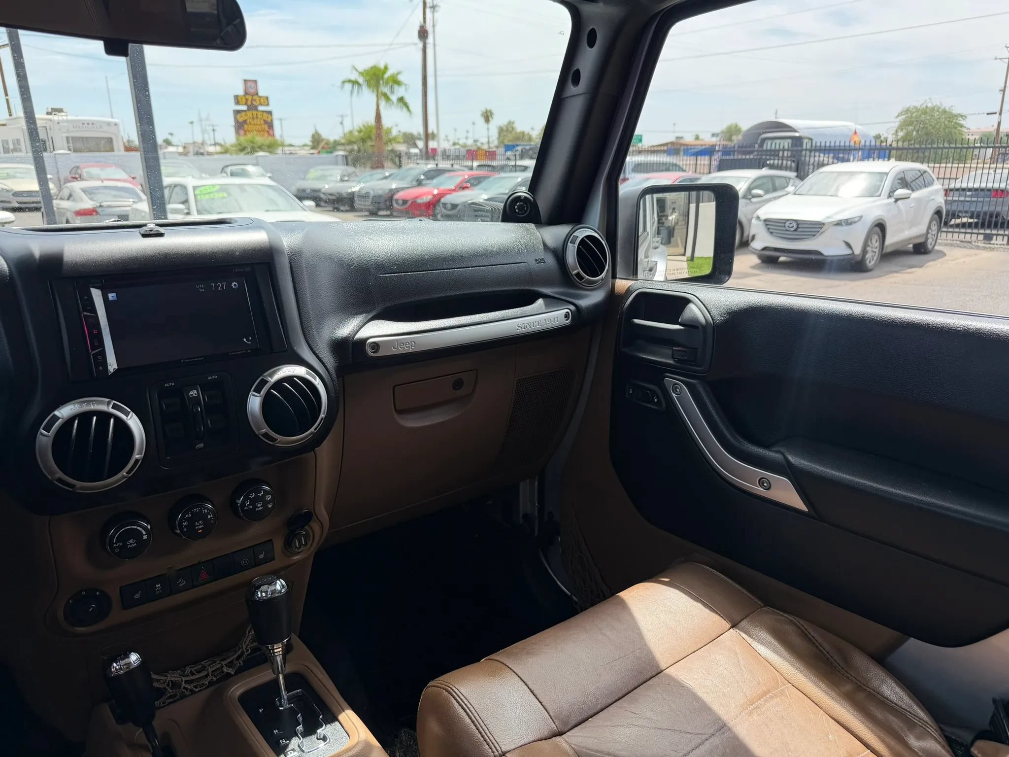 Used 2012 Jeep Wrangler Unlimited Sahara w/ Connectivity Group AWD/4WD image 25