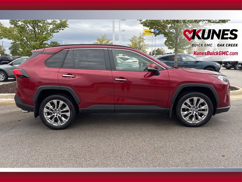 Used 2020 Toyota RAV4 Limited image 4