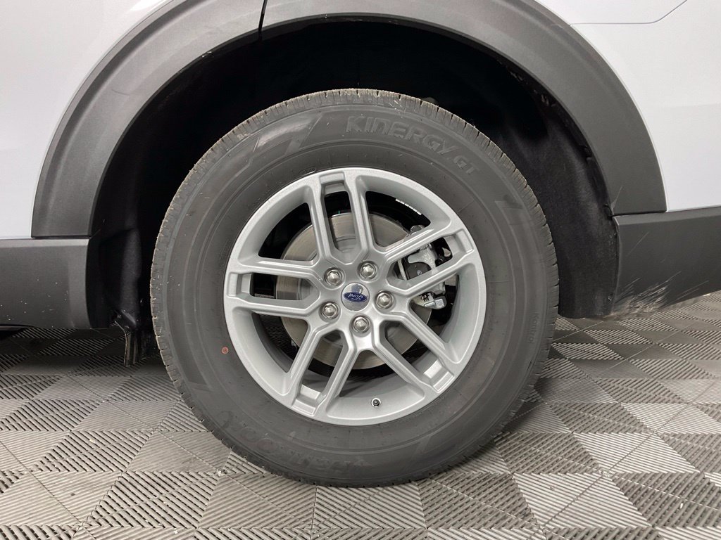 New 2026 Ford Explorer Active RWD image 10