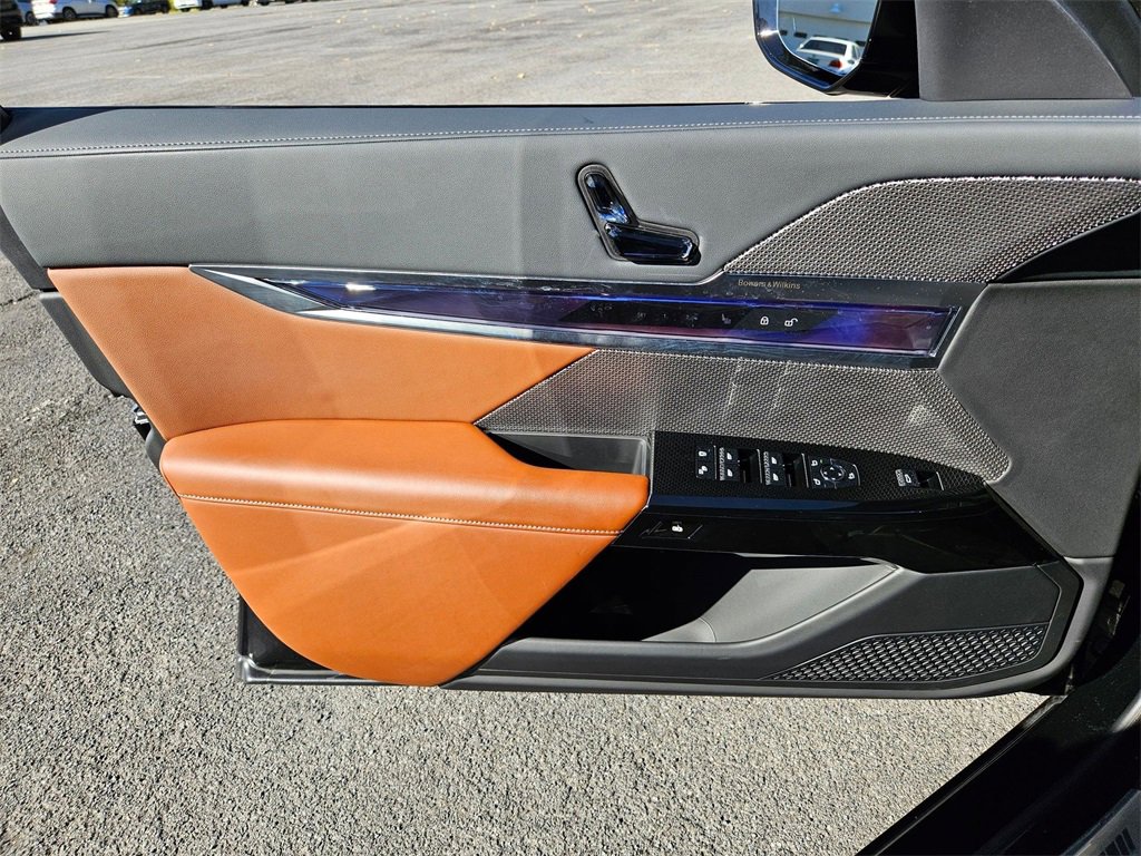 Used 2024 BMW i7 xDrive60 image 7