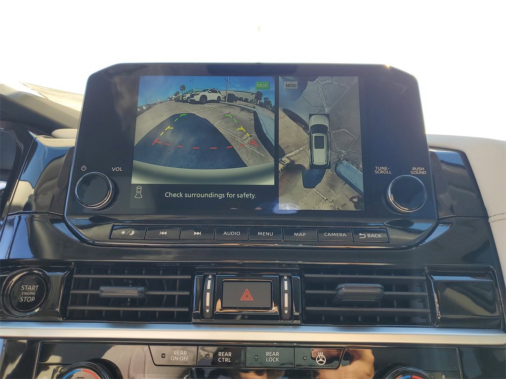 New 2025 Nissan Pathfinder SL image 11