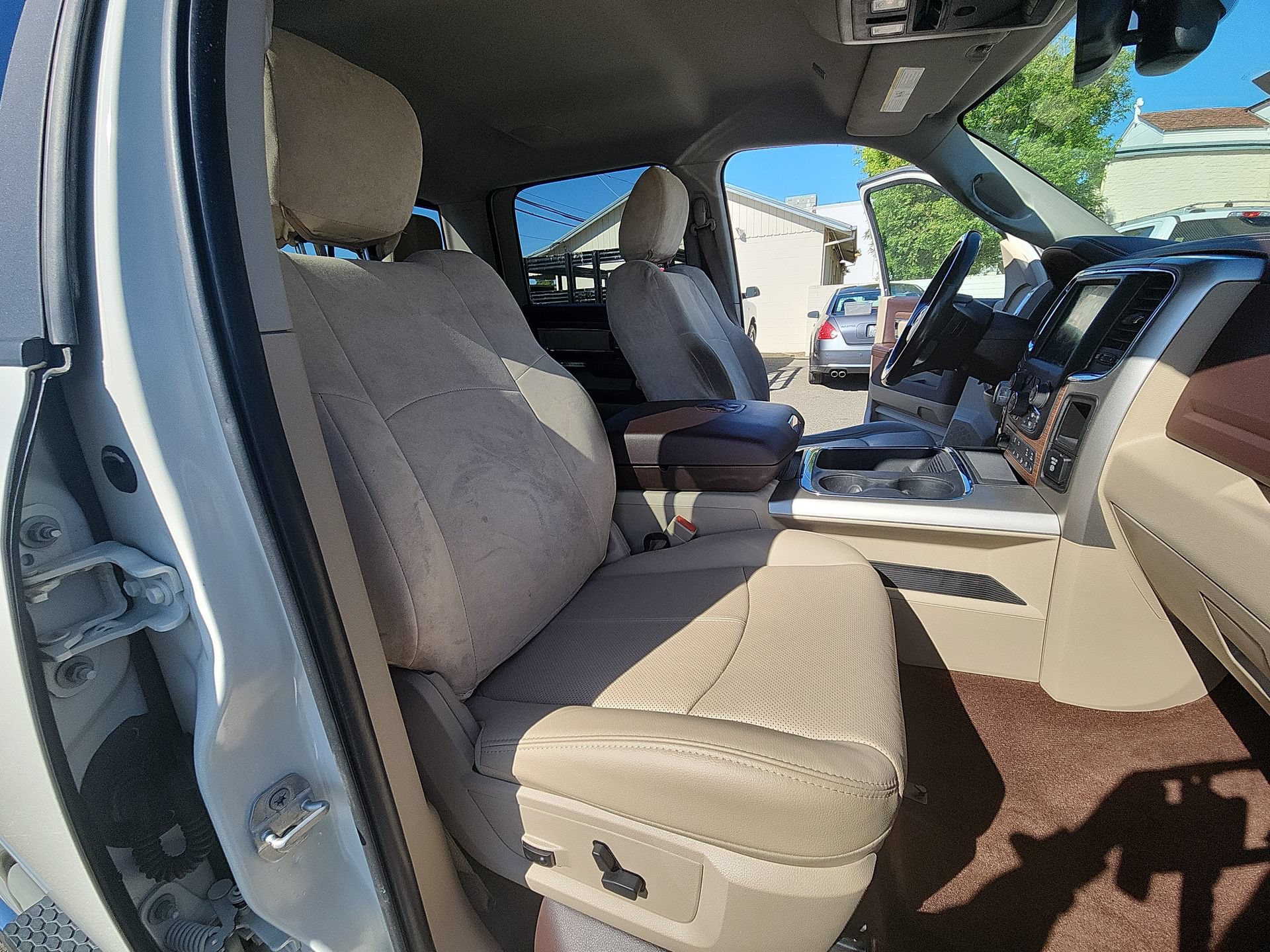 Certified 2018 RAM 1500 Laramie w/ Convenience Group AWD/4WD image 25