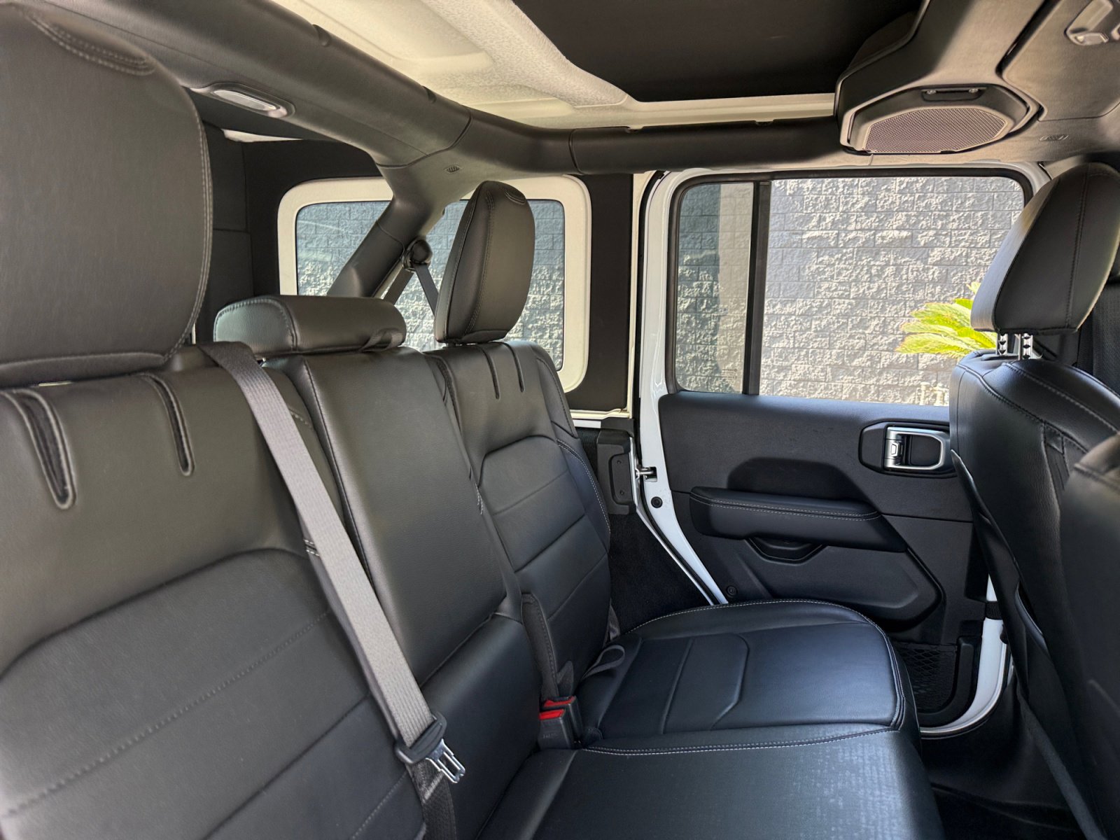 Used 2021 Jeep Wrangler Unlimited Sahara w/ Cold Weather Group image 18