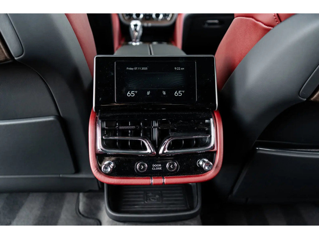 Used 2024 Bentley Bentayga Extended Wheelbase image 74