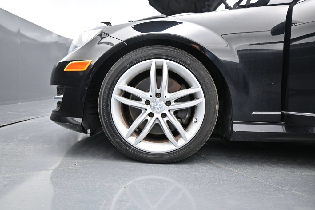 Used 2013 Mercedes-Benz C 300 4MATIC Sedan image 24