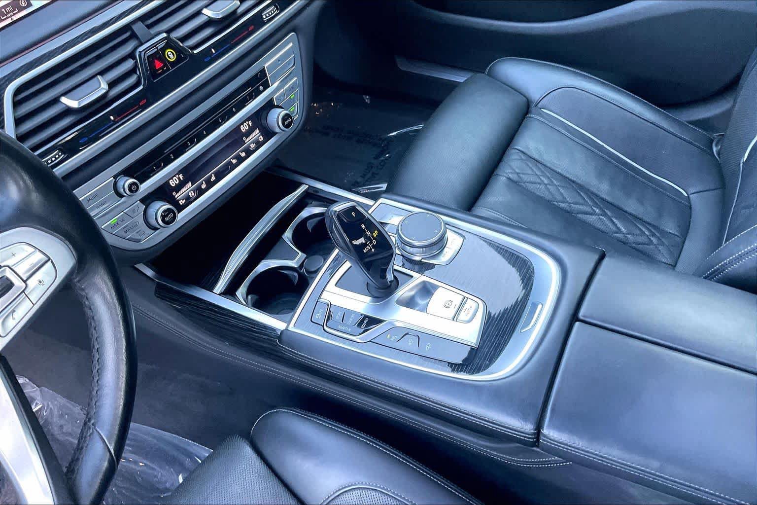 Used 2019 BMW 750i xDrive w/ M Sport Package AWD/4WD image 16