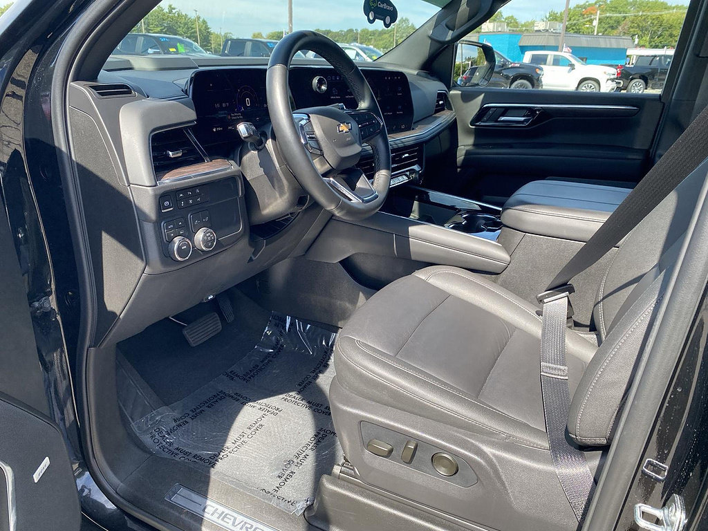 Certified 2026 Chevrolet Suburban LT w/ Comfort Package AWD/4WD image 22