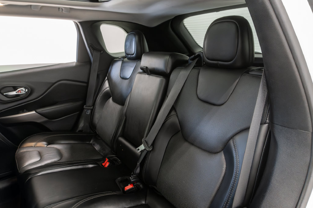 Used 2021 Jeep Cherokee Limited AWD/4WD image 22