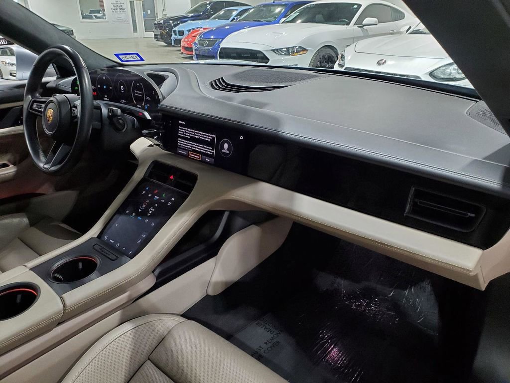Used 2020 Porsche Taycan Turbo image 15
