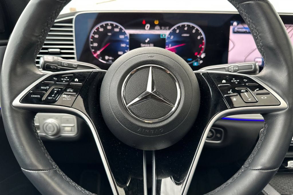 Used 2024 Mercedes-Benz GLS 450 4MATIC image 25