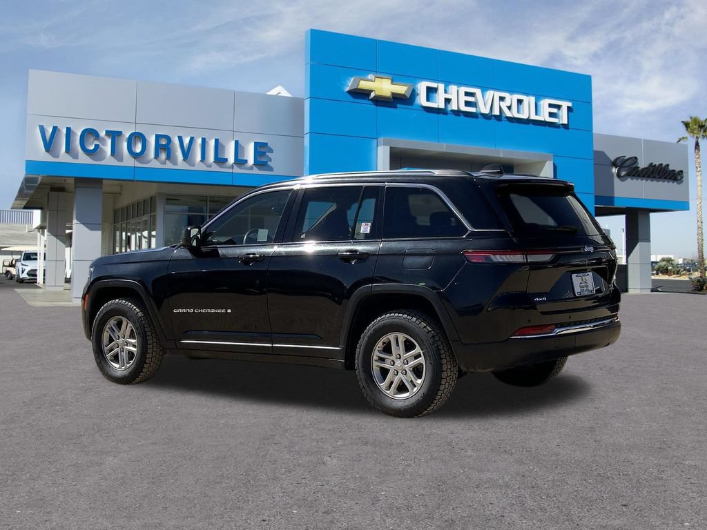 Used 2023 Jeep Grand Cherokee Laredo AWD/4WD image 6