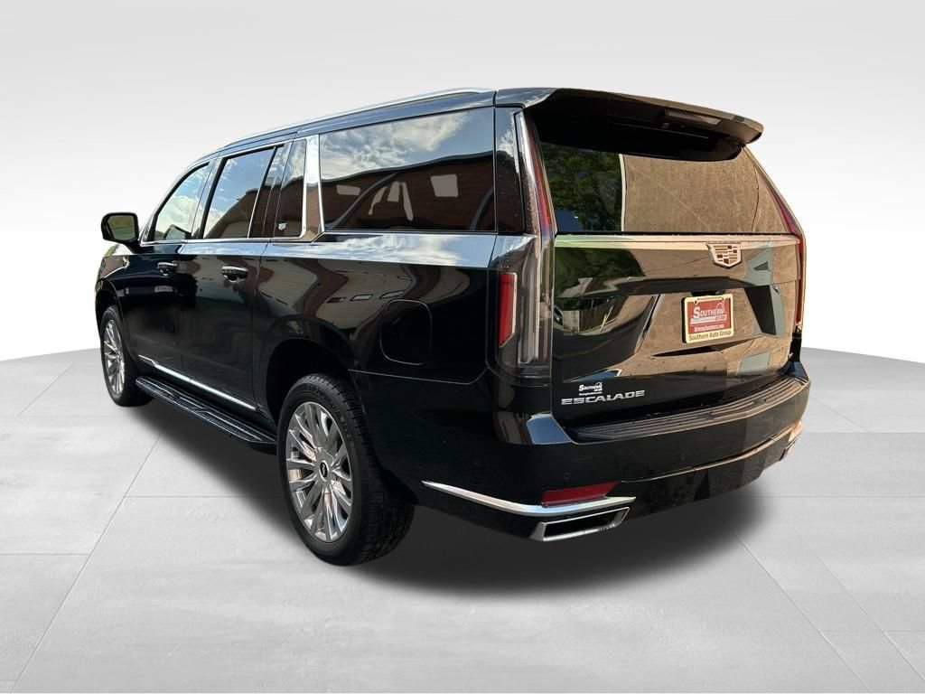 Used 2023 Cadillac Escalade ESV Premium Luxury RWD image 3