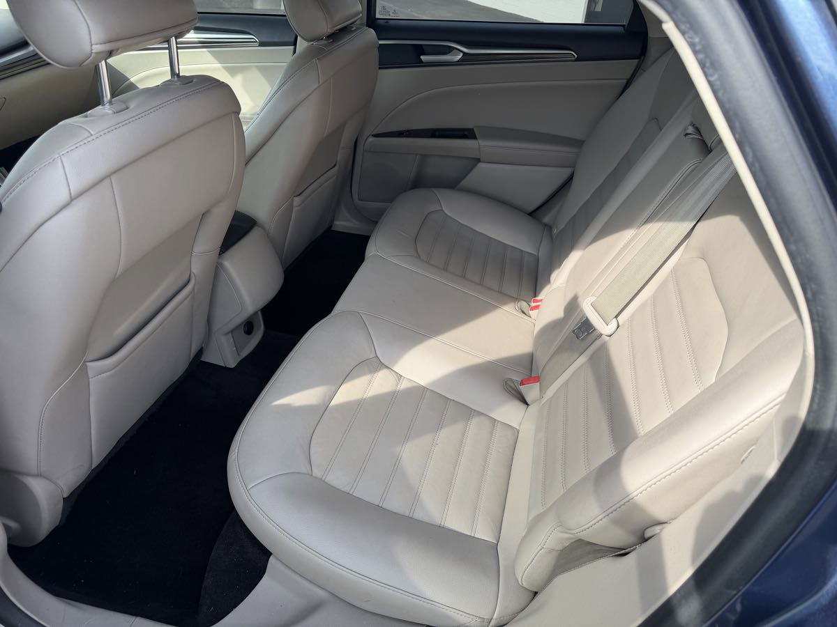 Used 2018 Ford Fusion SE FWD image 13