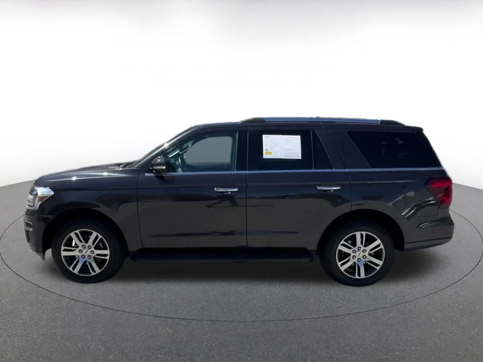 Used 2024 Ford Expedition Limited AWD/4WD image 8