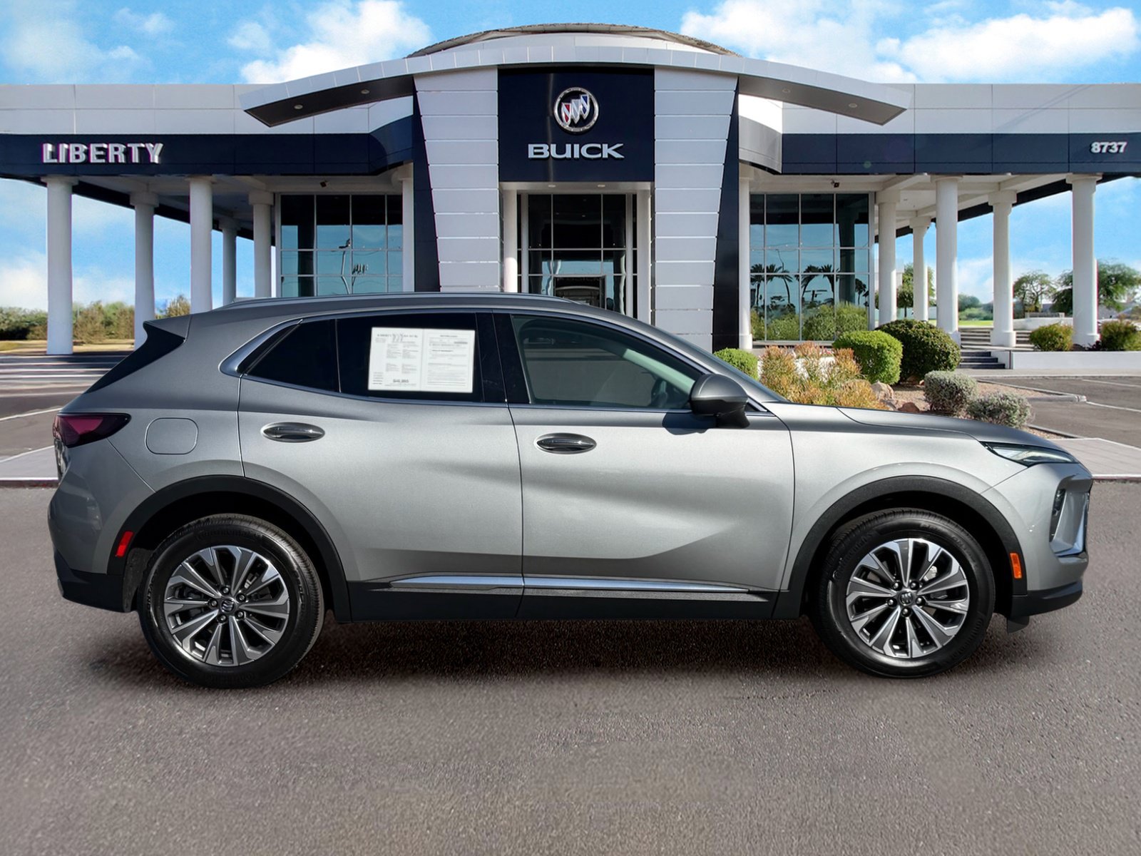 Used 2025 Buick Envision Preferred AWD/4WD image 2