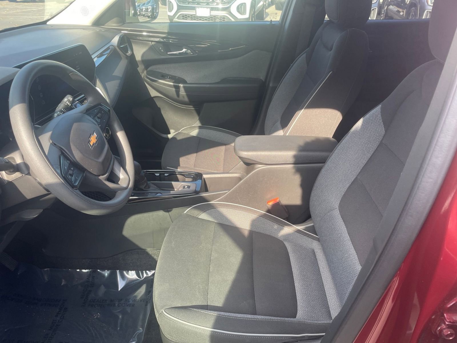 Used 2025 Chevrolet TrailBlazer LT w/ Driver Confidence Package image 23