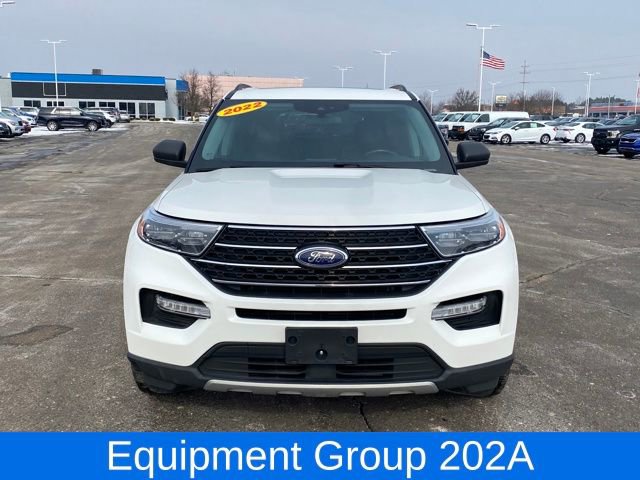 Used 2022 Ford Explorer XLT image 3