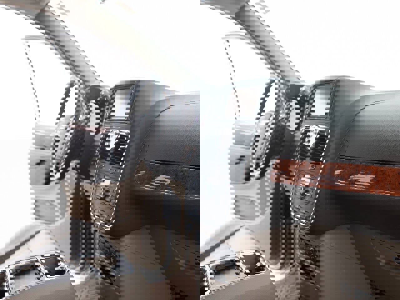 Used 2012 Chrysler Town & Country Touring-L w/ Entertainment Group #2 image 27