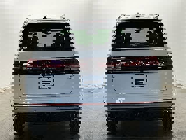 New 2025 Volkswagen Atlas Peak Edition SE image 4