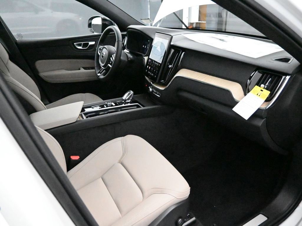 New 2026 Volvo XC60 B5 Plus w/ Protection Package Premier image 38