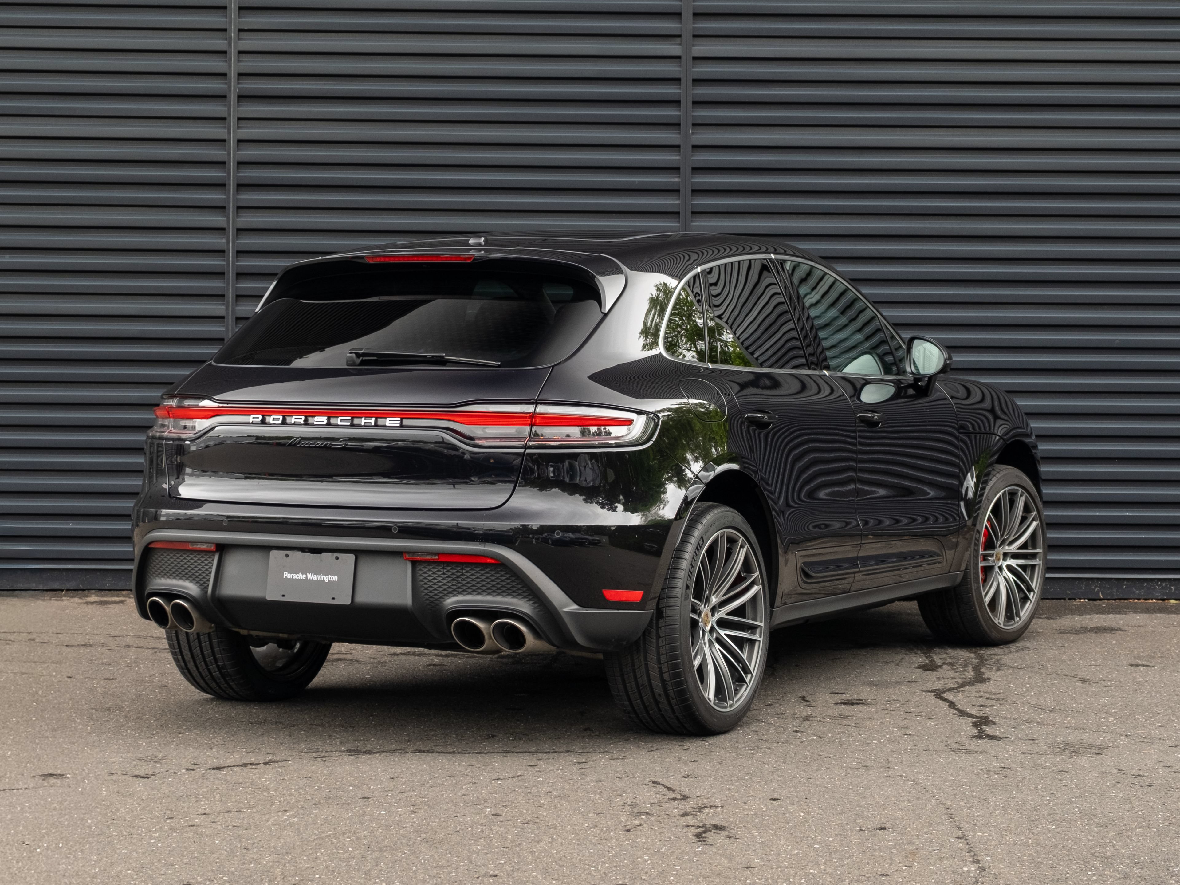 Certified 2025 Porsche Macan S AWD/4WD image 8
