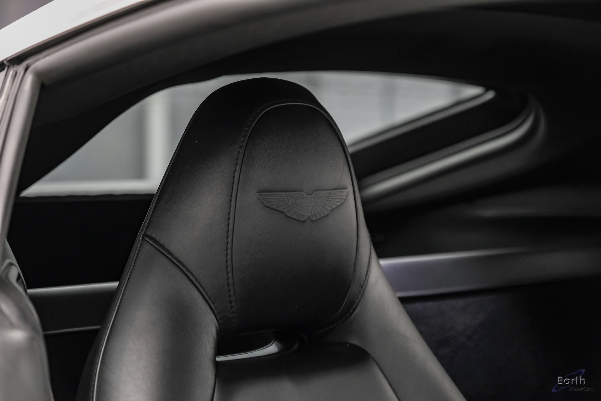 Used 2022 Aston Martin V8 Vantage Coupe RWD image 53