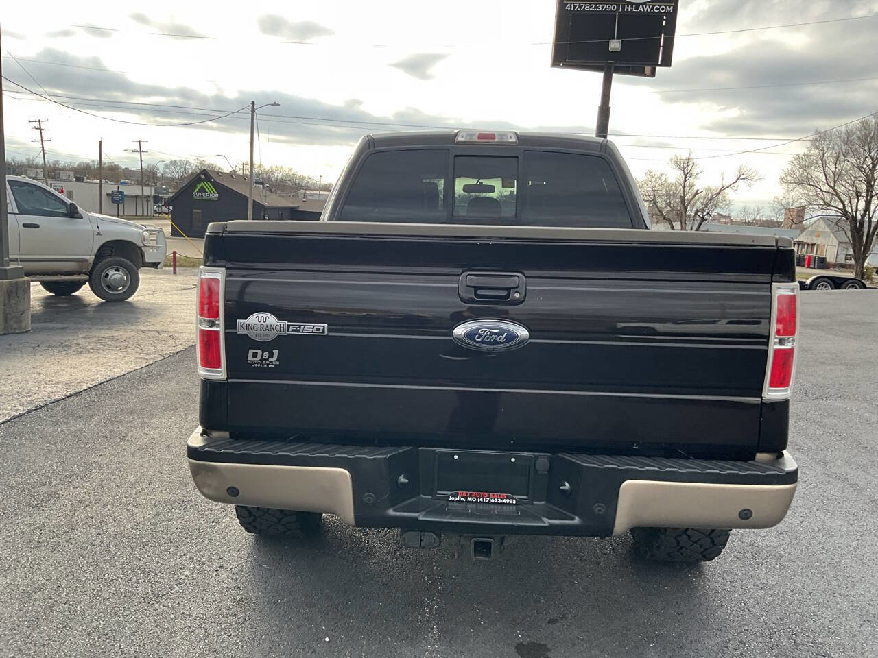 Used 2014 Ford F150 King Ranch w/ King Ranch Luxury Package image 3