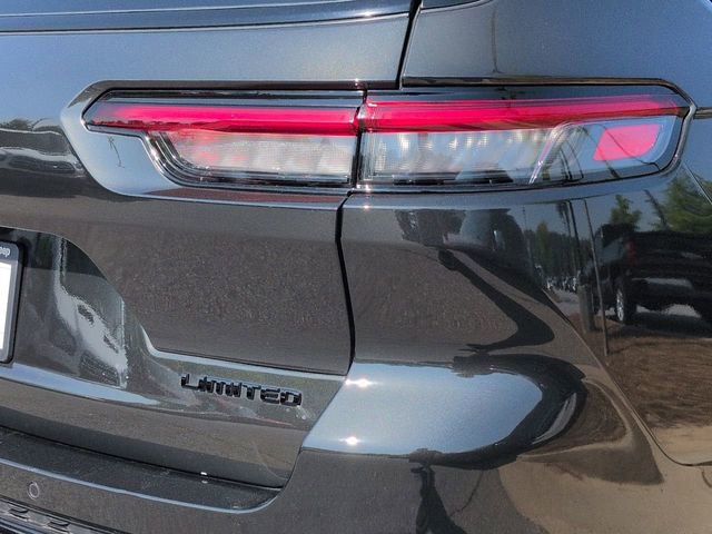 Certified 2024 Jeep Grand Cherokee L Limited w/ Black Appearance Package RWD image 14