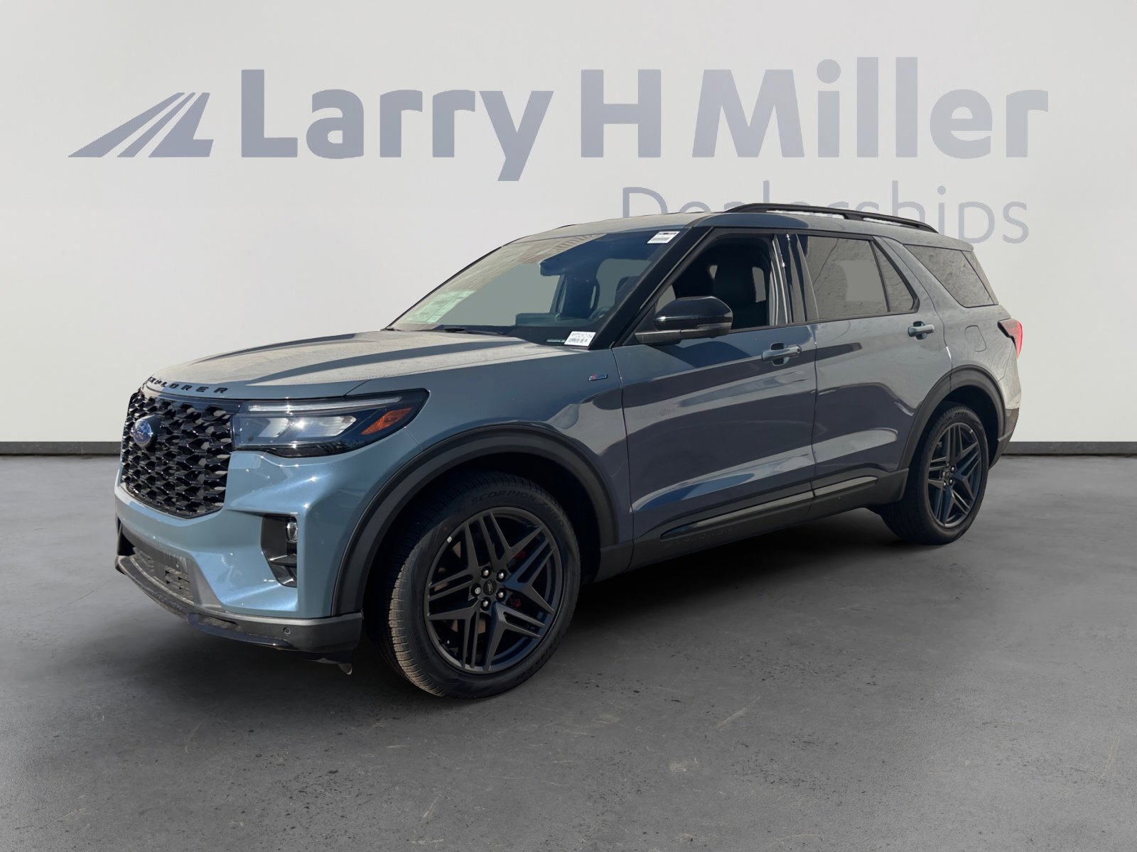 New 2025 Ford Explorer ST-Line w/ Premium Package