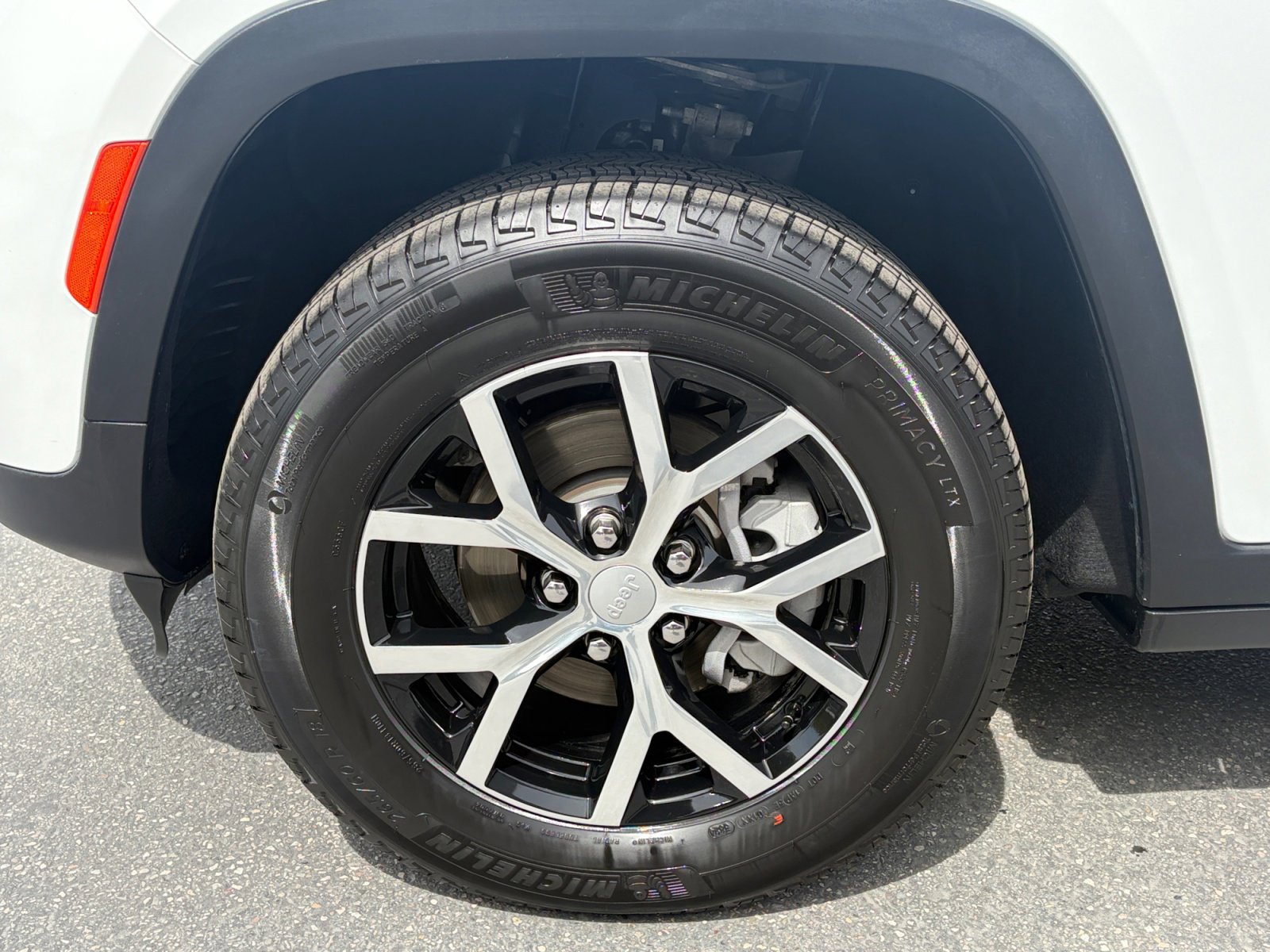 Used 2025 Jeep Grand Cherokee Limited w/ Trailer Tow Package image 10