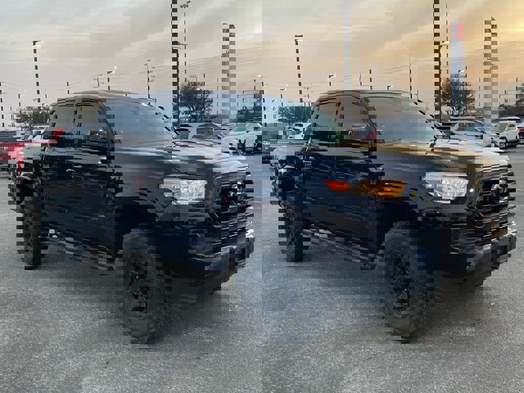 Used 2023 Toyota Tacoma SR image 3