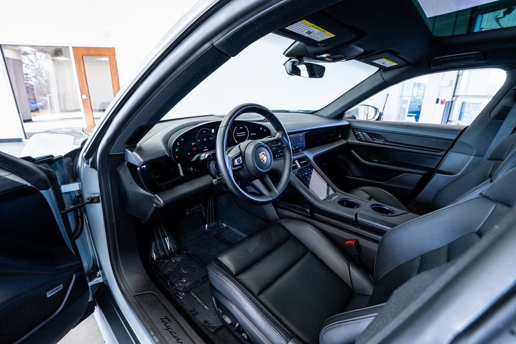 Used 2024 Porsche Taycan image 33