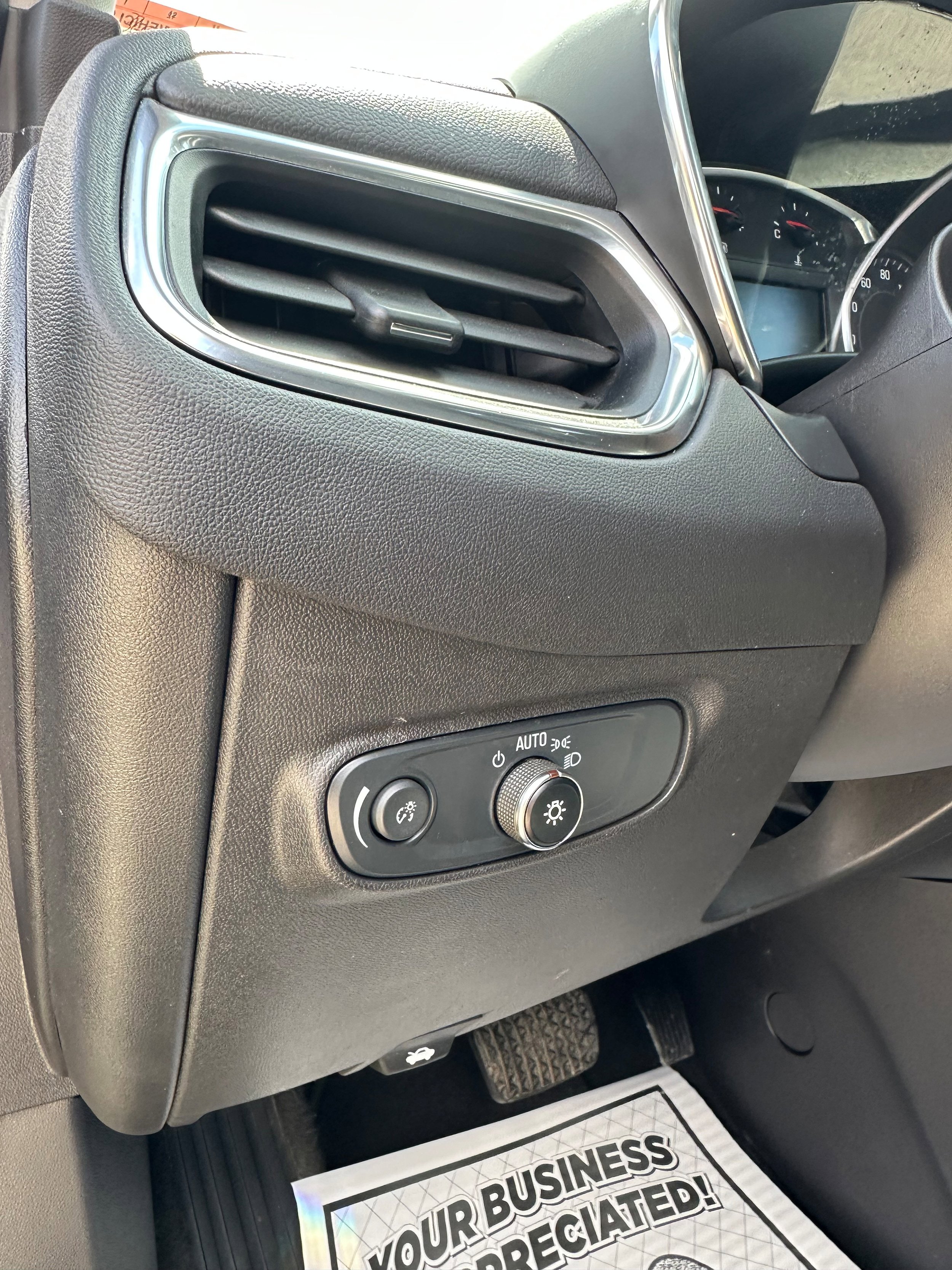 Used 2024 Chevrolet Equinox LT AWD/4WD image 11