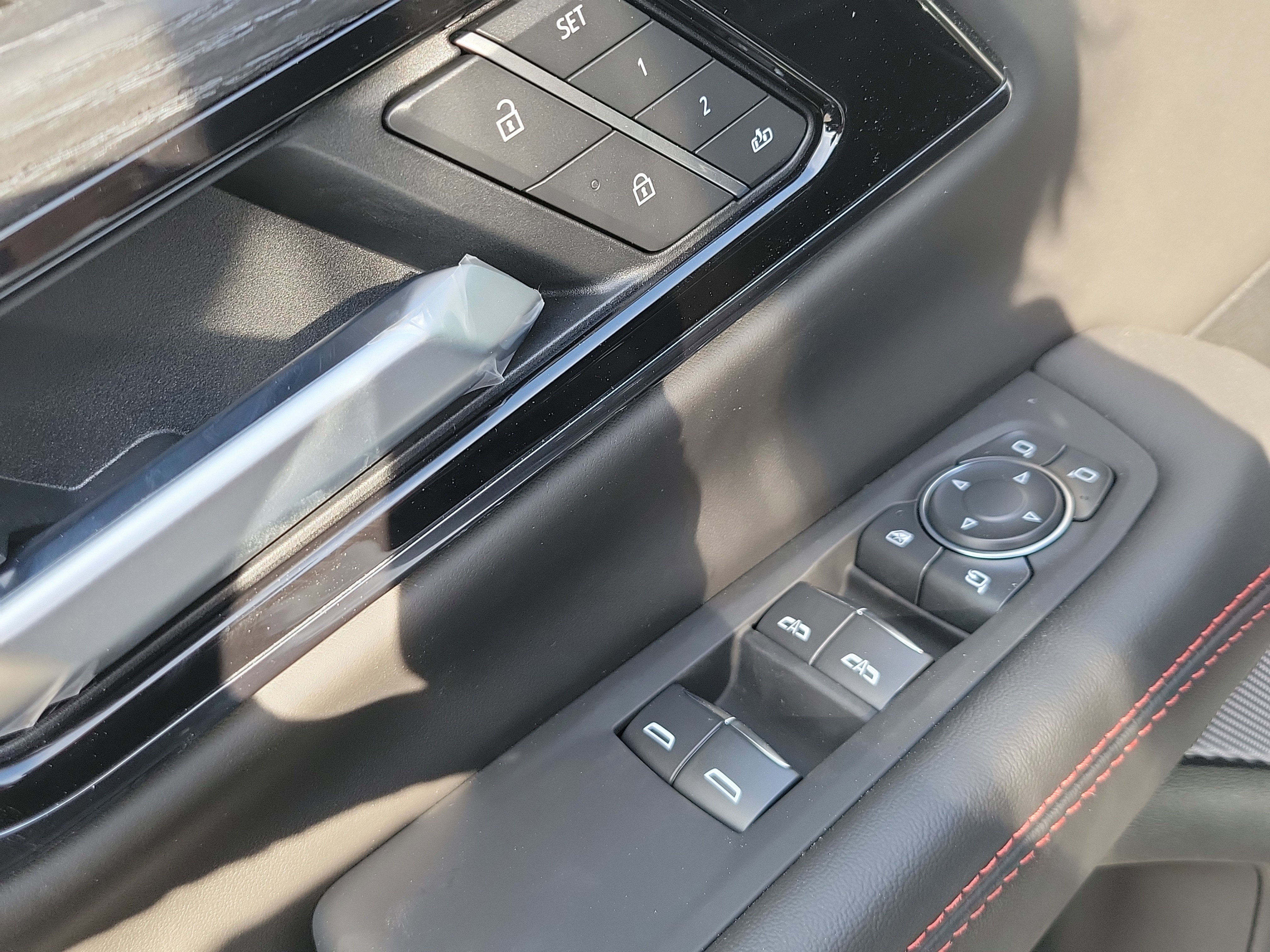 New 2026 GMC Yukon AT4 Ultimate w/ LPO, Floor Liner Package AWD/4WD image 18