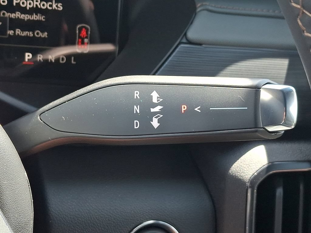 New 2026 GMC Acadia AT4 w/ Luxury Package AWD/4WD image 8