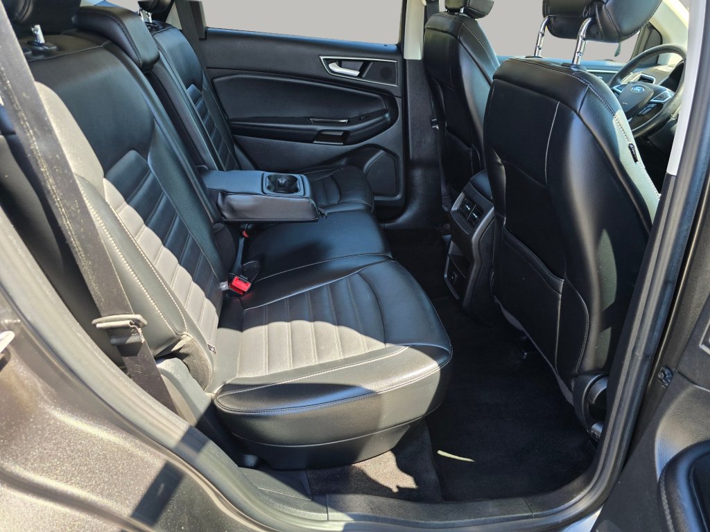 Used 2016 Ford Edge SEL w/ Equipment Group 201A AWD/4WD image 24