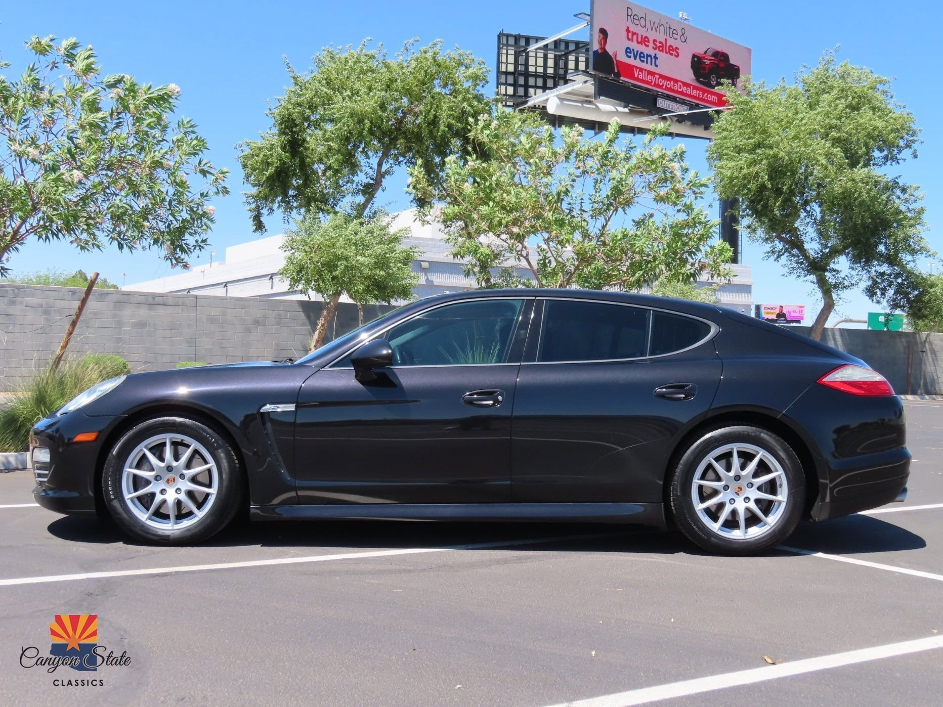 Used 2012 Porsche Panamera 4 image 8