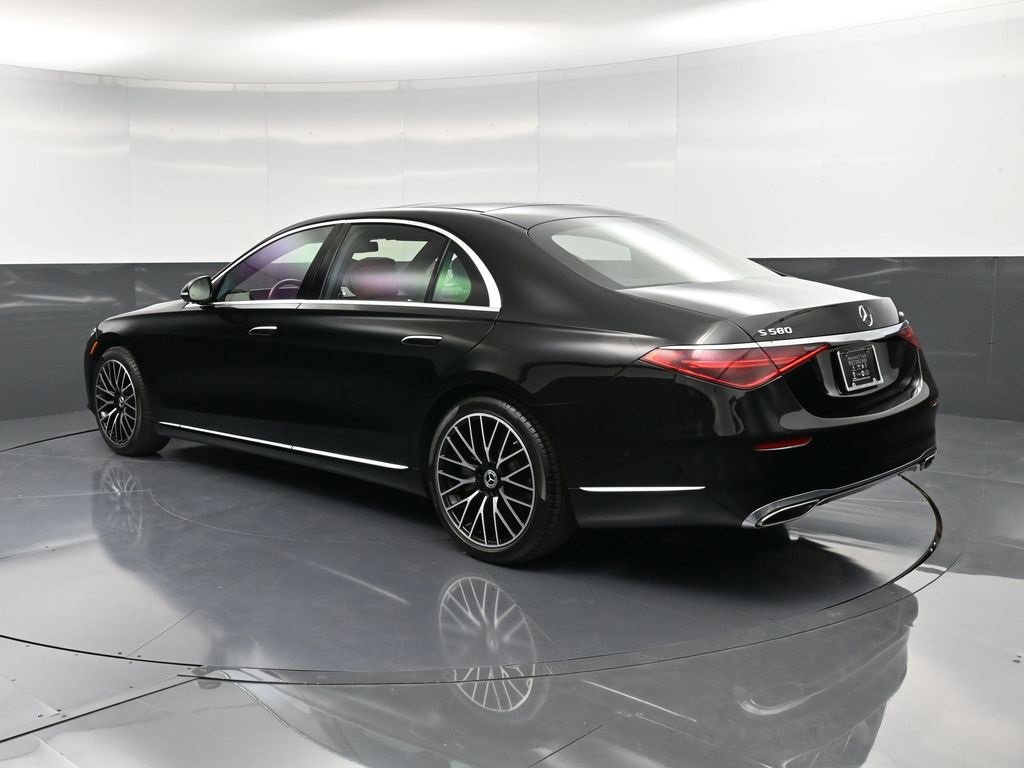 Used 2023 Mercedes-Benz S 580 4MATIC Sedan image 3