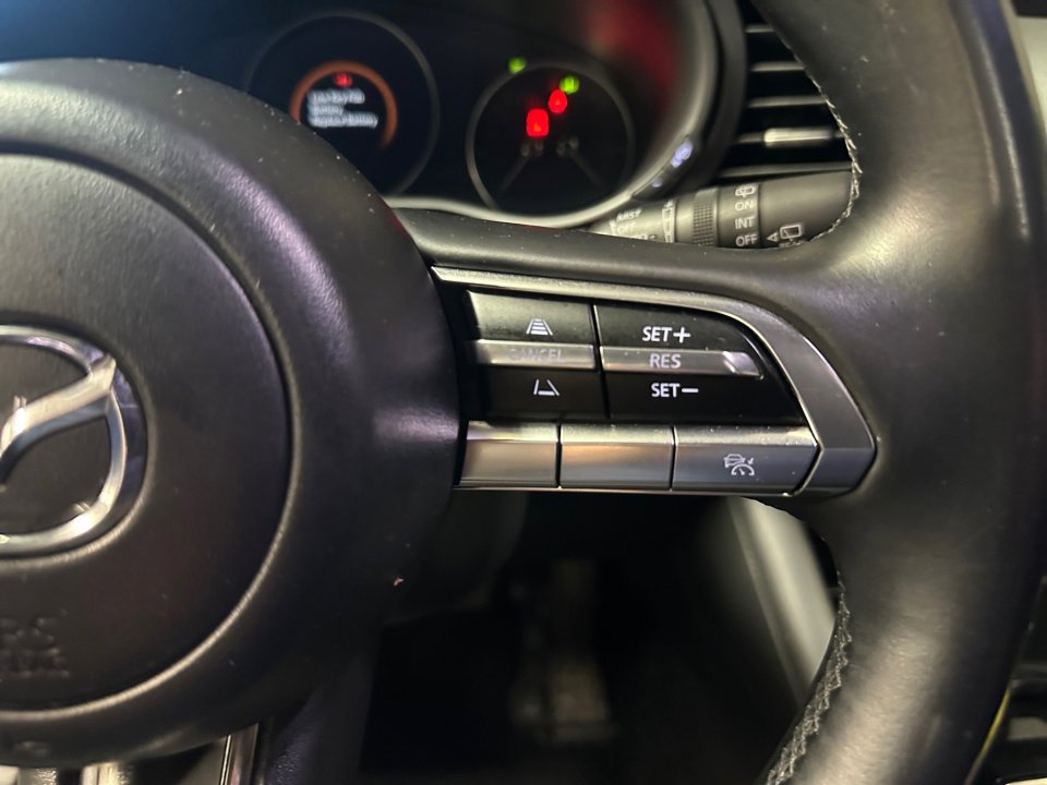 Used 2019 MAZDA MAZDA3 Hatchback w/ Preferred Package image 21