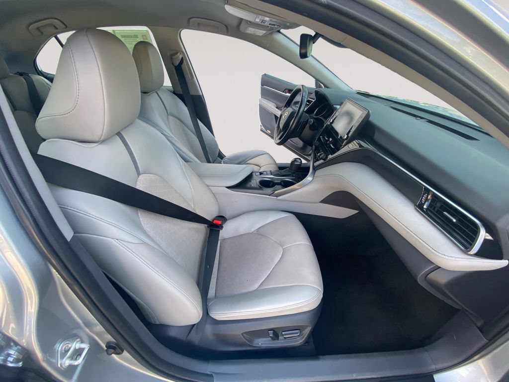 Used 2023 Toyota Camry XSE FWD image 15