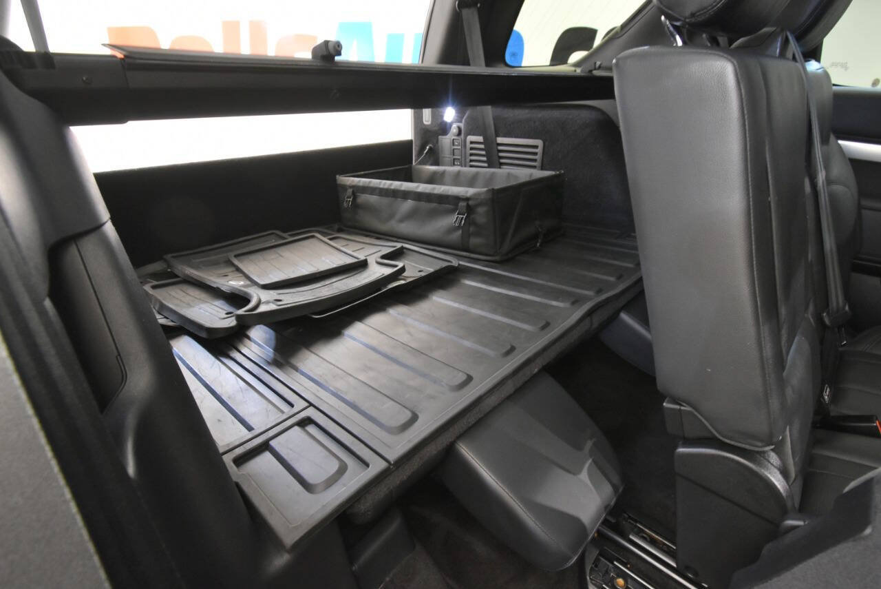 Used 2020 Land Rover Discovery Landmark AWD/4WD image 20