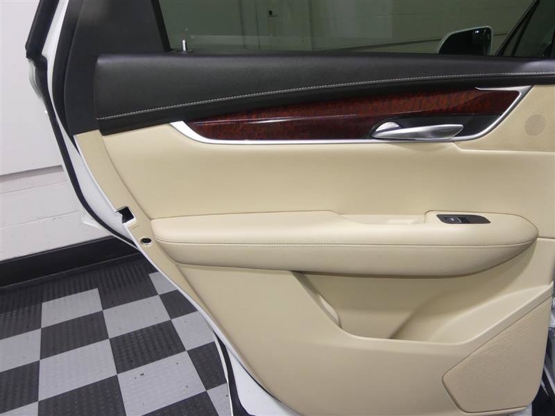 Used 2017 Cadillac XT5 Luxury AWD/4WD image 25