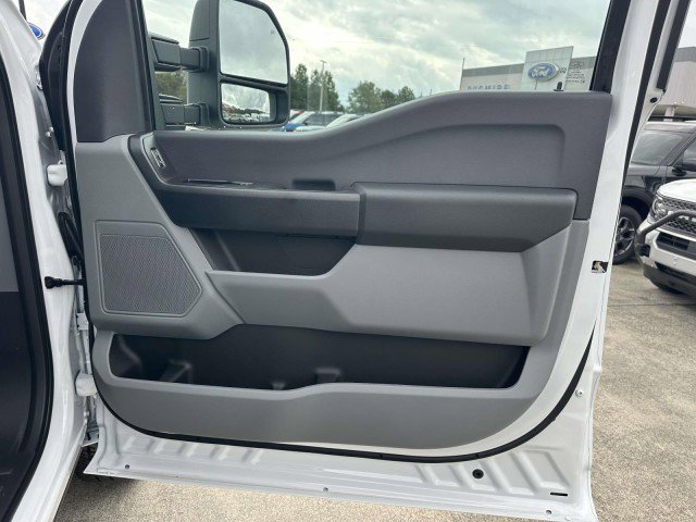 New 2026 Ford F250 XL w/ XL Chrome Package AWD/4WD image 14